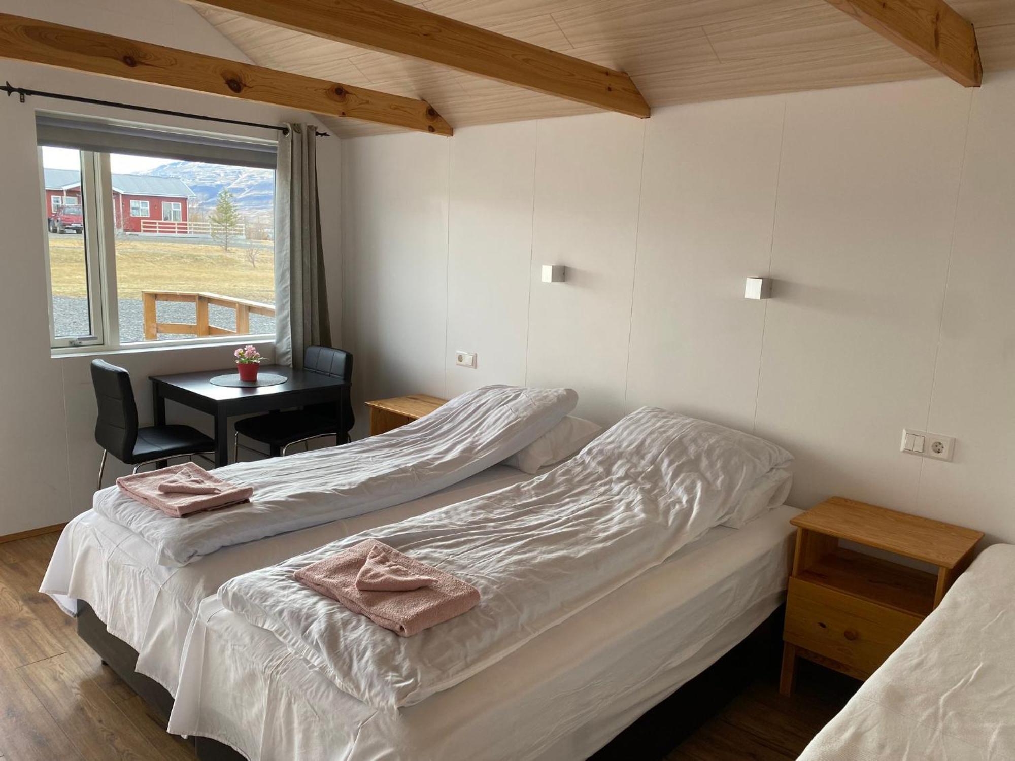 Bakkafloet Guesthouse วาร์มาห์ลิด ภายนอก รูปภาพ