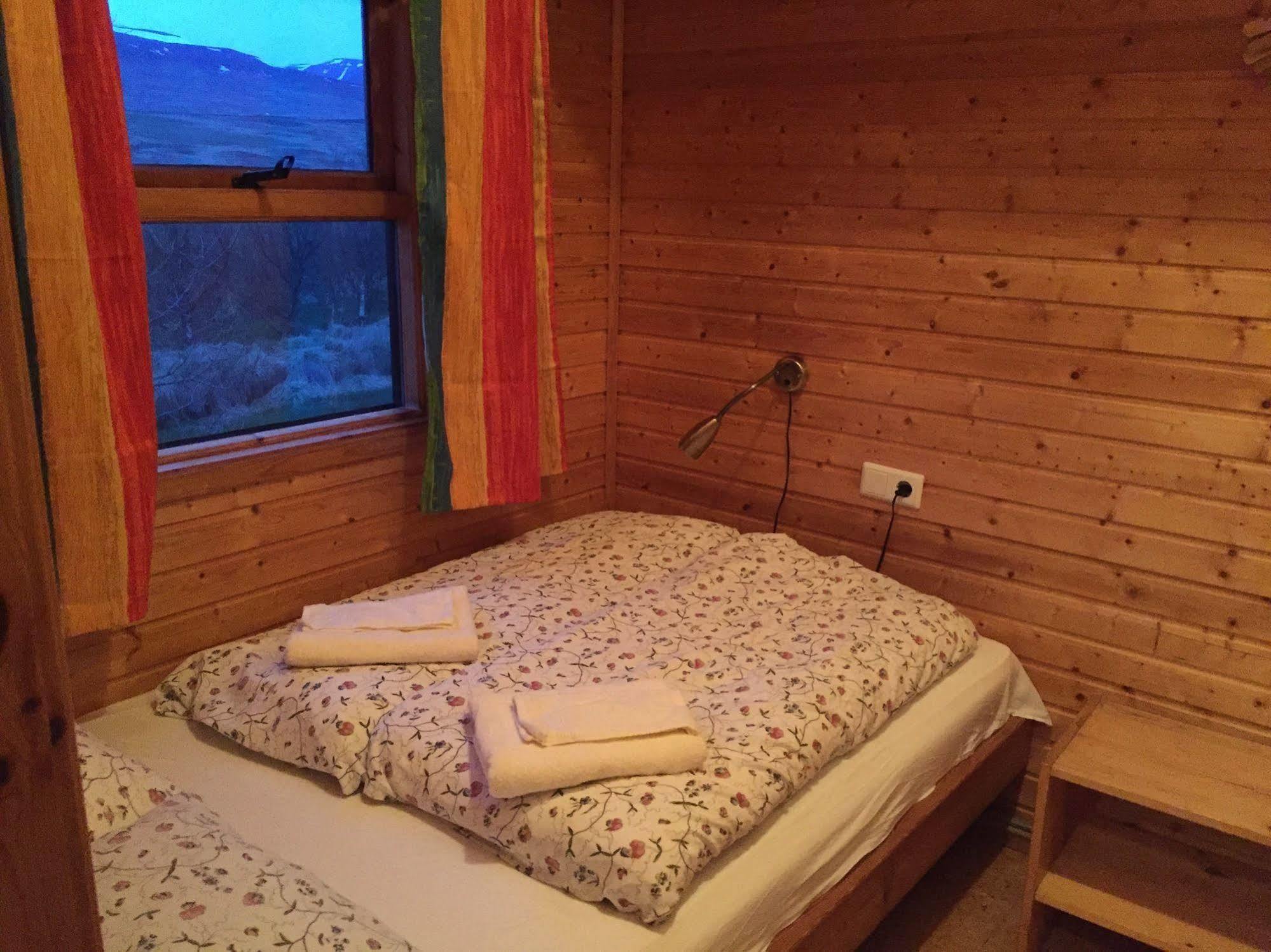 Bakkafloet Guesthouse วาร์มาห์ลิด ภายนอก รูปภาพ